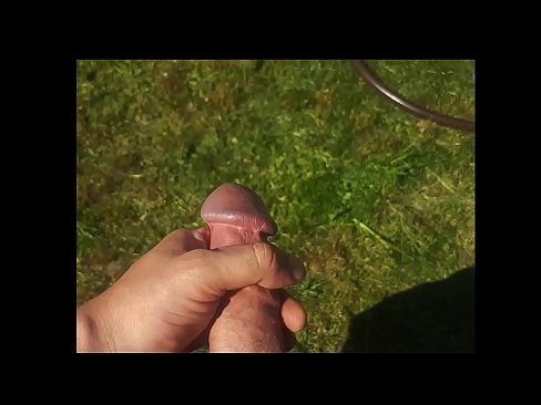 ❤️ Vruća zgodnica jebe svoju ružičastu macu i svršava špricom u ljetnom vrtu ❤ Analni porno u pornografiji hr.porn-93.ru ❌️❤